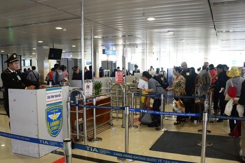 Bị cấm, khách vẫn cố tình sử dụng giấy tờ của người khác để đi máy bay