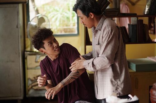 'Bố già' của Trấn Thành tung clip hậu trường: Hứa hẹn lấy rất nhiều nước mắt của khán giả khi phim ra rạp