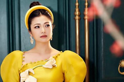 Diễn viên Kiều Anh 'biến hóa' khi làm người mẫu áo dài