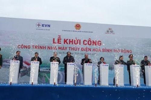 Vietcombank cấp 4.000 tỷ đồng cho nhà máy thủy điện Hòa Bình mở rộng
