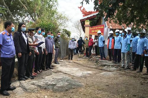 An Giang: Thi hành quyết định áp dụng biện pháp khẩn cấp tạm thời các hộ dân liên quan dự án cáp treo núi Sam