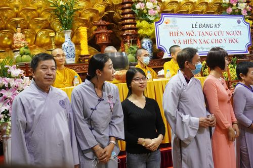 Người trẻ tận hiến làm đẹp cho đời