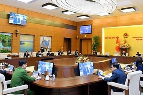 Tạm dừng thành lập, giải thể, điều chỉnh địa giới đơn vị hành chính cấp huyện, cấp xã