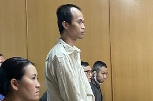 Nhóm sản xuất tiêu thụ bao cao su, gel bôi trơn giả lĩnh 24 năm tù