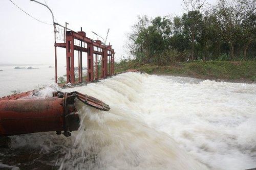 Hà Nội vận hành 72 trạm bơm lấy nước sản xuất vụ xuân