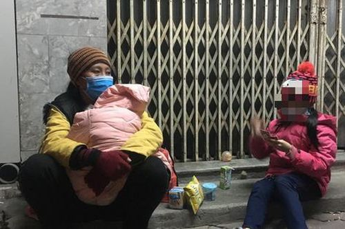 Những người vô gia cư đặc biệt sau ánh điện thành phố trong cái lạnh cắt thịt cắt da
