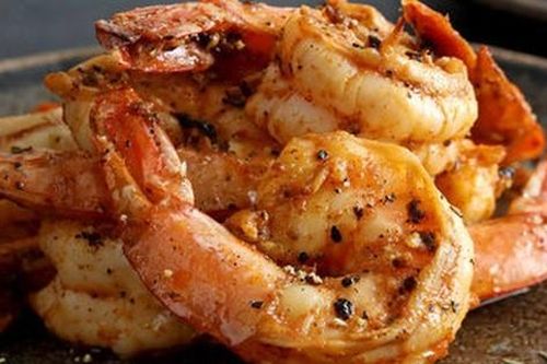4 sai lầm trong chế biến do quen tay mà chị em cần tránh để tôm vừa ngọt vừa săn thịt