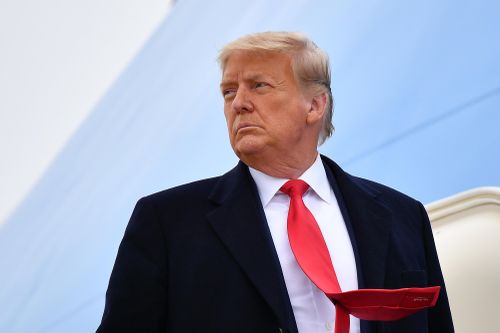 New York hủy hàng loạt hợp đồng với Tập đoàn Trump