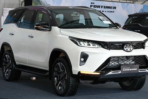 Giá xe ô tô hôm nay 13/1: Toyota Fortuner thấp nhất ở mức 995 triệu đồng
