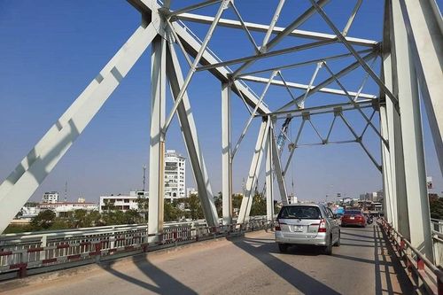Từ 0 giờ ngày mai (14/1), cấm người và phương tiện lưu thông qua cầu Rào