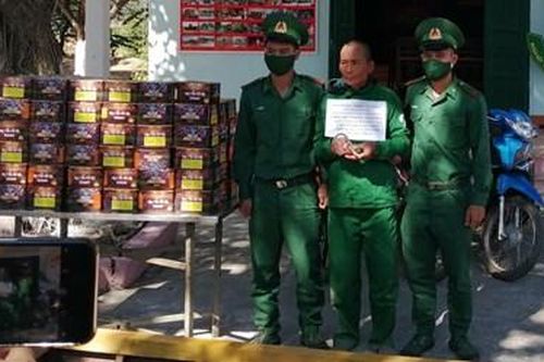 Bộ đội Biên phòng liên tục bắt giữ các vụ vận chuyển pháo lậu
