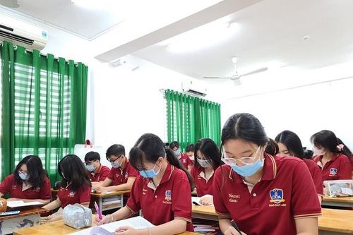 Trường THPT 'vào guồng' ôn tập, tư vấn tuyển sinh cho học sinh khối 12