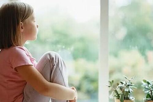 Mắc hội chứng 'công chúa tóc mây', bé gái 8 tuổi tự nuốt tóc gây tắc ruột