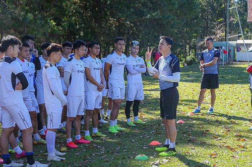 Kiatisuk chốt sổ ngoại binh, 'tuyên chiến' cuộc đua vô địch V-League