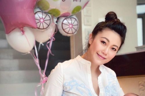 Hé lộ nguyên nhân ái nữ tỷ phú khỏa thân ôm con nhảy lầu tự tử