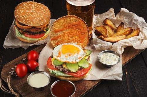 Những món ăn người bị cận thị nên 'né' để không bị tăng độ cận