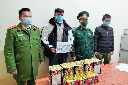 Sơn La: Bắt giữ đối tượng tàng trữ, vận chuyển trái phép 17kg pháo hoa nổ