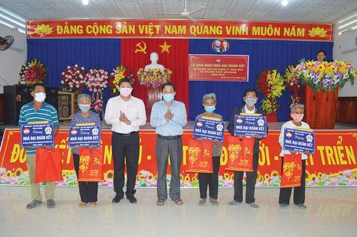 Mái ấm mùa xuân