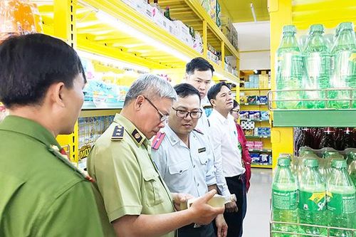 Kiểm tra an toàn vệ sinh thực phẩm các mặt hàng phục vụ tết