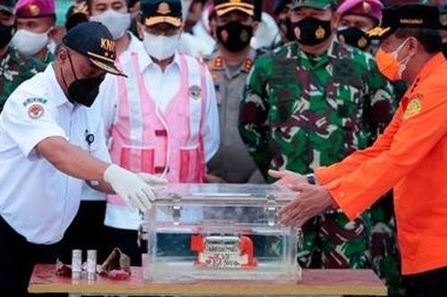 Những sự thật không phải ai cũng biết về hộp đen máy bay