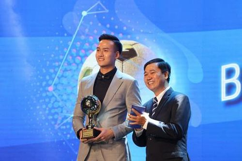 Huỳnh Như, Văn Quyết được vinh danh