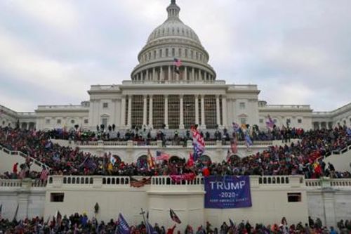 Pence bác khả năng phế truất Trump