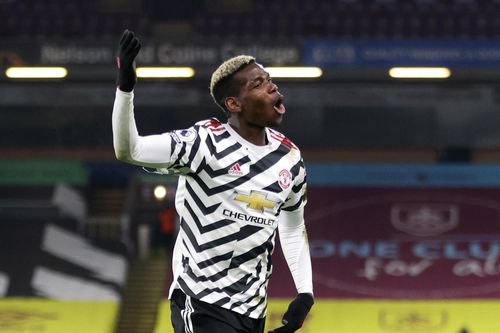 Pogba ghi bàn, Man Utd lên ngôi đầu Ngoại hạng Anh