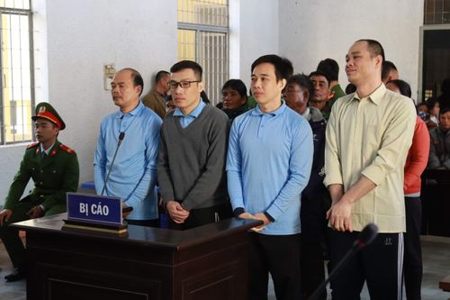 Cán bộ xã 'bắt tay' dân chiếm đoạt tiền dự án ngàn tỉ