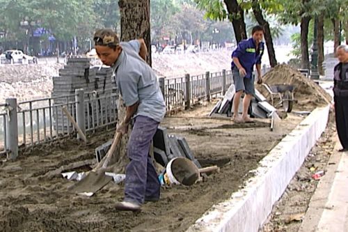 Lát đá vỉa hè tại Hà Nội: Chủ đầu tư thừa nhận sai sót