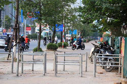 Xử lý nghiêm hành vi đi xe trên vỉa hè