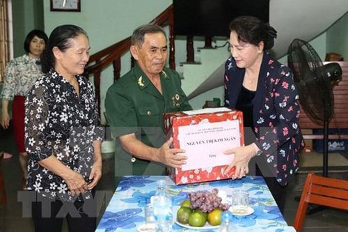 Tăng mức quà tặng dịp Tết Nguyên đán Tân Sửu 2021 cho người có công