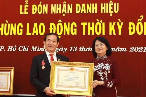 Bệnh viện Nhân dân 115 đón nhận danh hiệu Anh hùng Lao động thời kỳ đổi mới