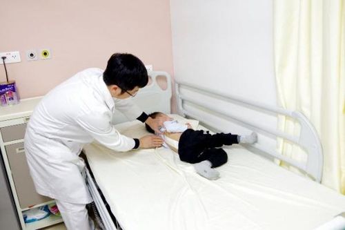 'Sửa' cong vẹo cột sống cho bệnh nhi 3 tuổi