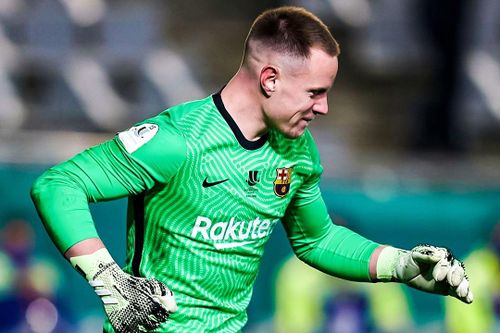Ter Stegen cản hai quả 11 m giúp Barca vào chung kết