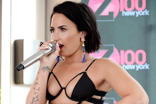 Demi Lovato biểu diễn trong ngày ông Joe Biden nhậm chức