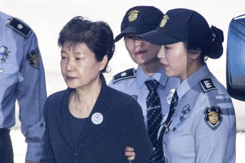 Cựu Tổng thống Park Geun Hye bị kết án 20 năm tù vì tham nhũng