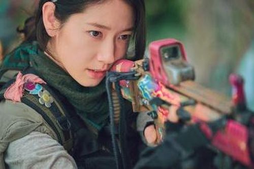 Tạo hình chiến binh từ tương lai của Park Shin Hye trong phim mới