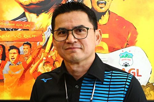 Hết vé VIP trận Kiatisak ra mắt V.League