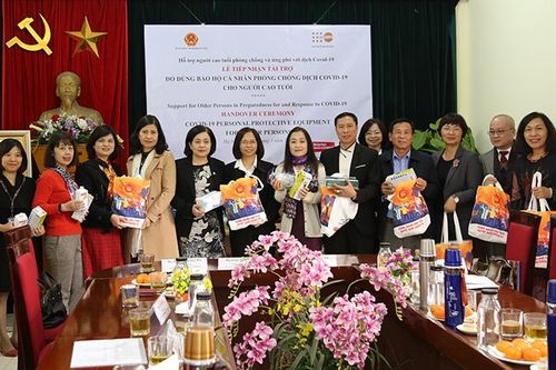 Hỗ trợ người cao tuổi trong dịch Covid-19