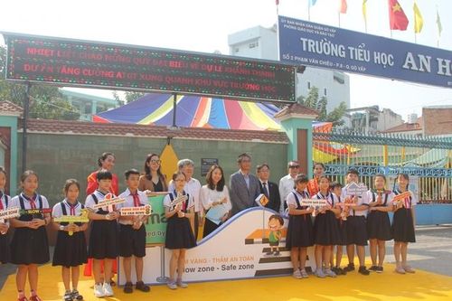 'Thảm vàng' trước trường học - mô hình an toàn từ Hàn Quốc