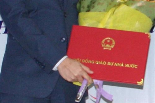 Xét công nhận GS, PGS 2020: Góc khuất