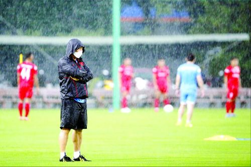 Bóng đá SEA Games: Chỉ nên coi là bàn đạp