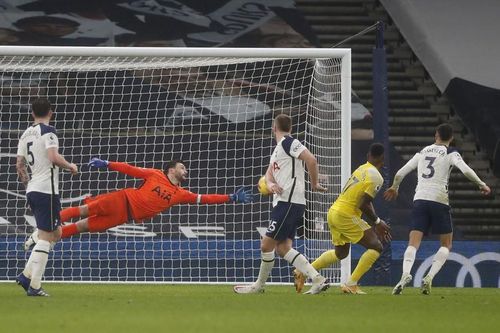 Mourinho tính toán sai, Tottenham hòa thất vọng