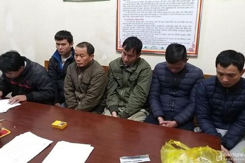 6 người 'đánh liêng' ở Nghệ An bị bắt