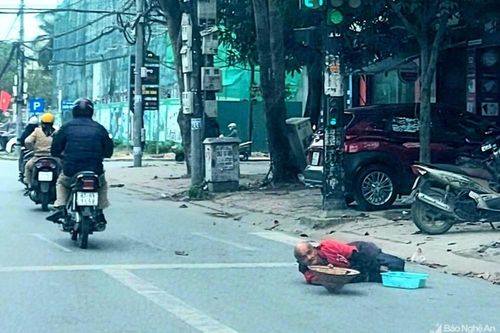 Thành phố Vinh yêu cầu công an điều tra, xử lý đối tượng 'chăn dắt' hàng rong, ăn xin