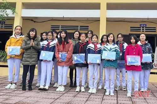 'Cú đúp' giải nhất kỳ thi học sinh giỏi tỉnh lớp 9 của thành phố Hà Tĩnh