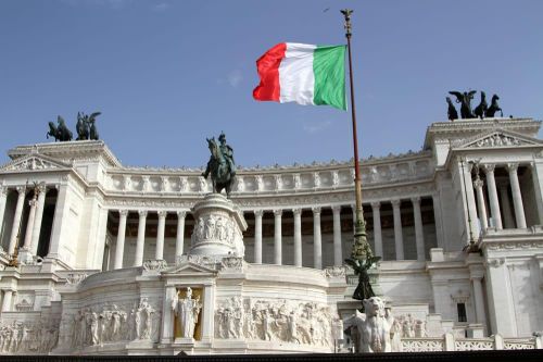 Italy đối mặt với nguy cơ khủng hoảng chính phủ mới