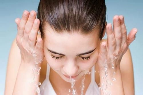 Hết sạch nhờn da chỉ với 4 bí quyết đơn giản
