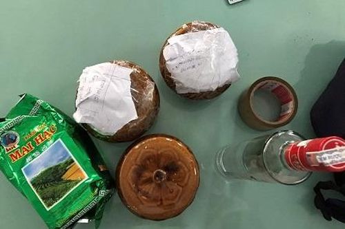 Đà Nẵng: Nam thanh niên say rượu bỏ quên 2 hũ sành nghi đựng tro cốt