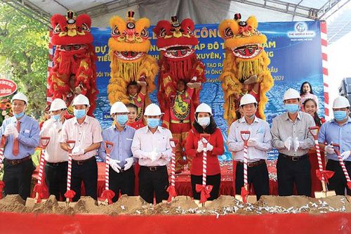 'Tái sinh' những con rạch đen